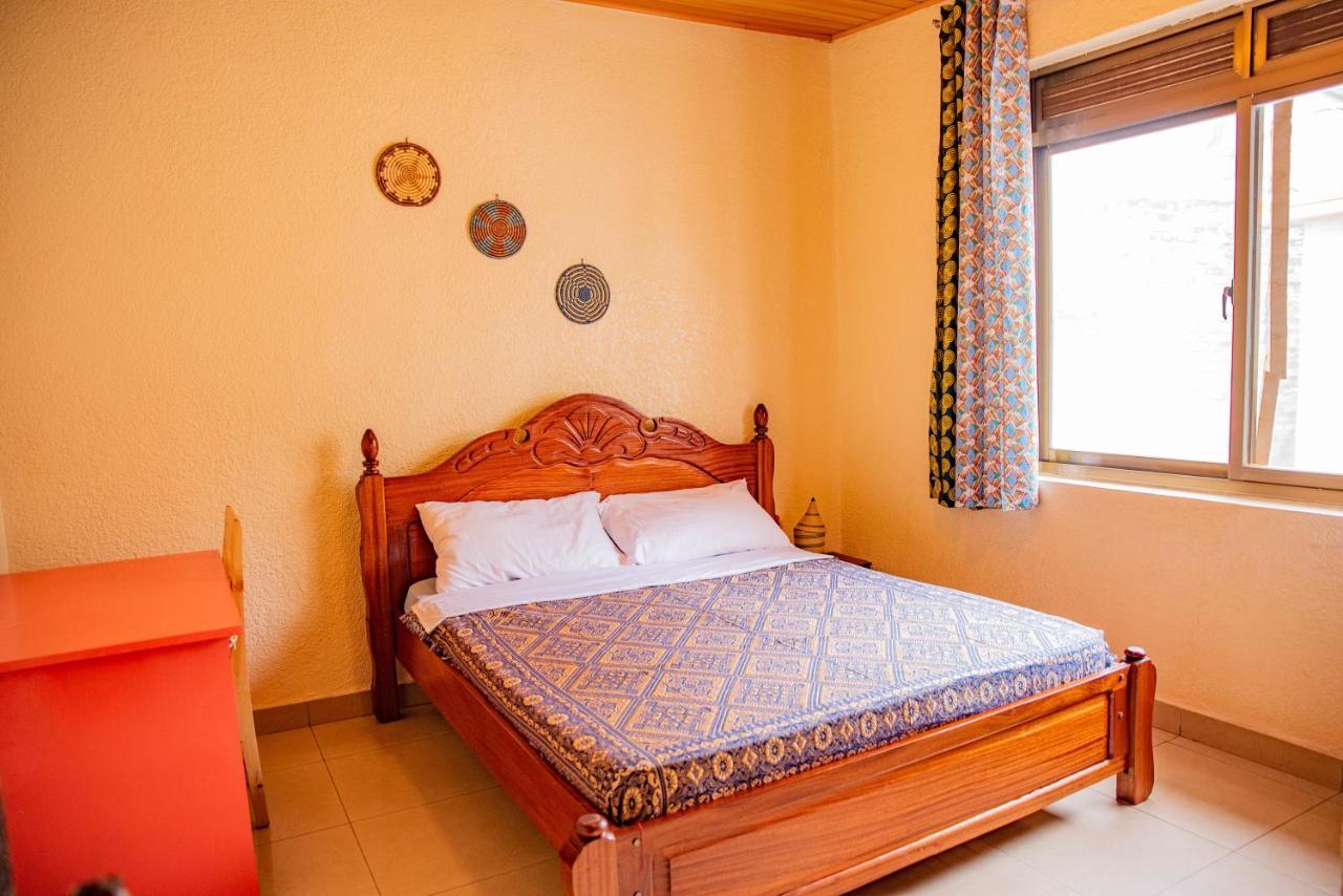 Хостел Kigali Castle Экстерьер фото